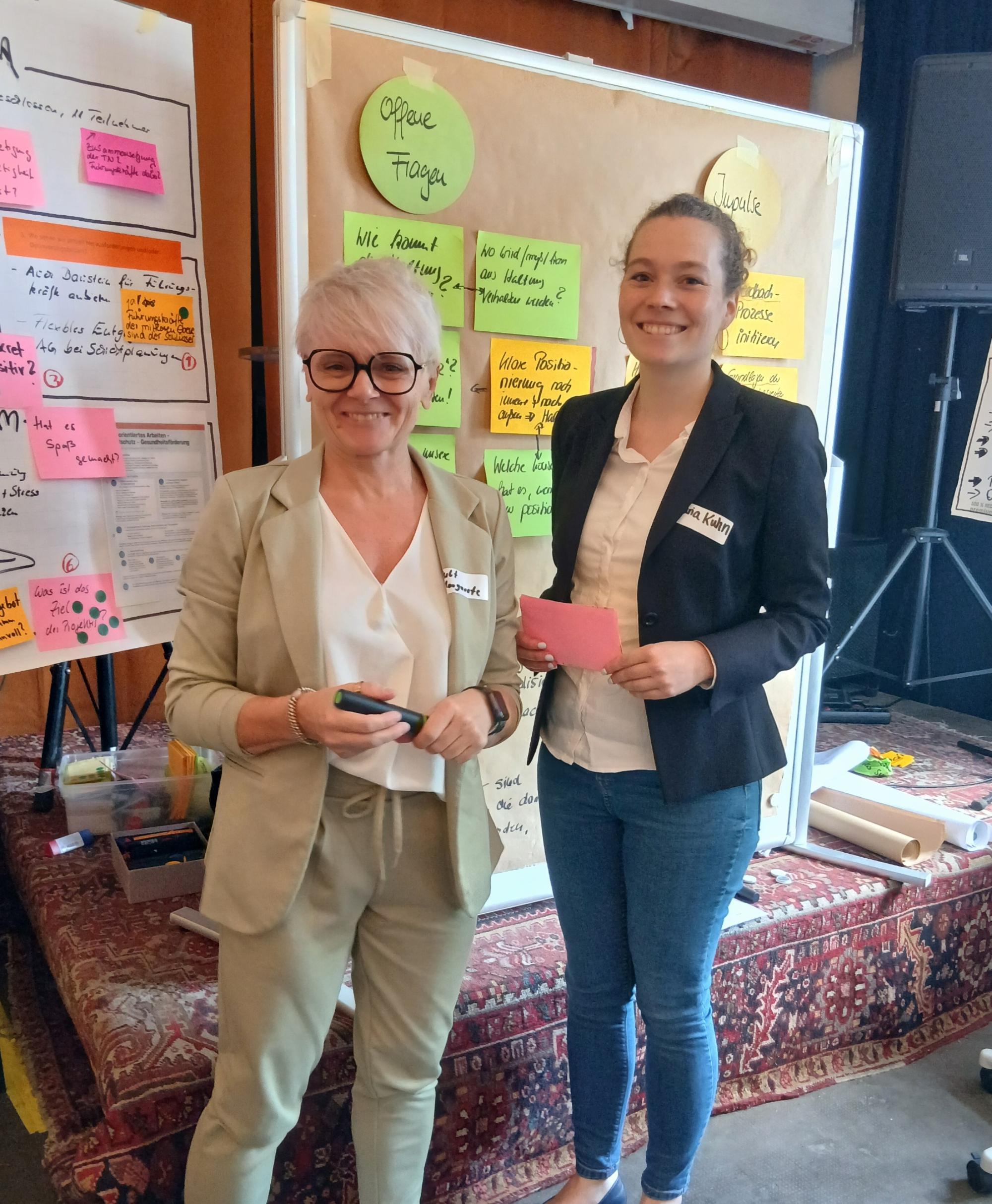 Frau Pult und Frau Dr. Kuhn in Fürth