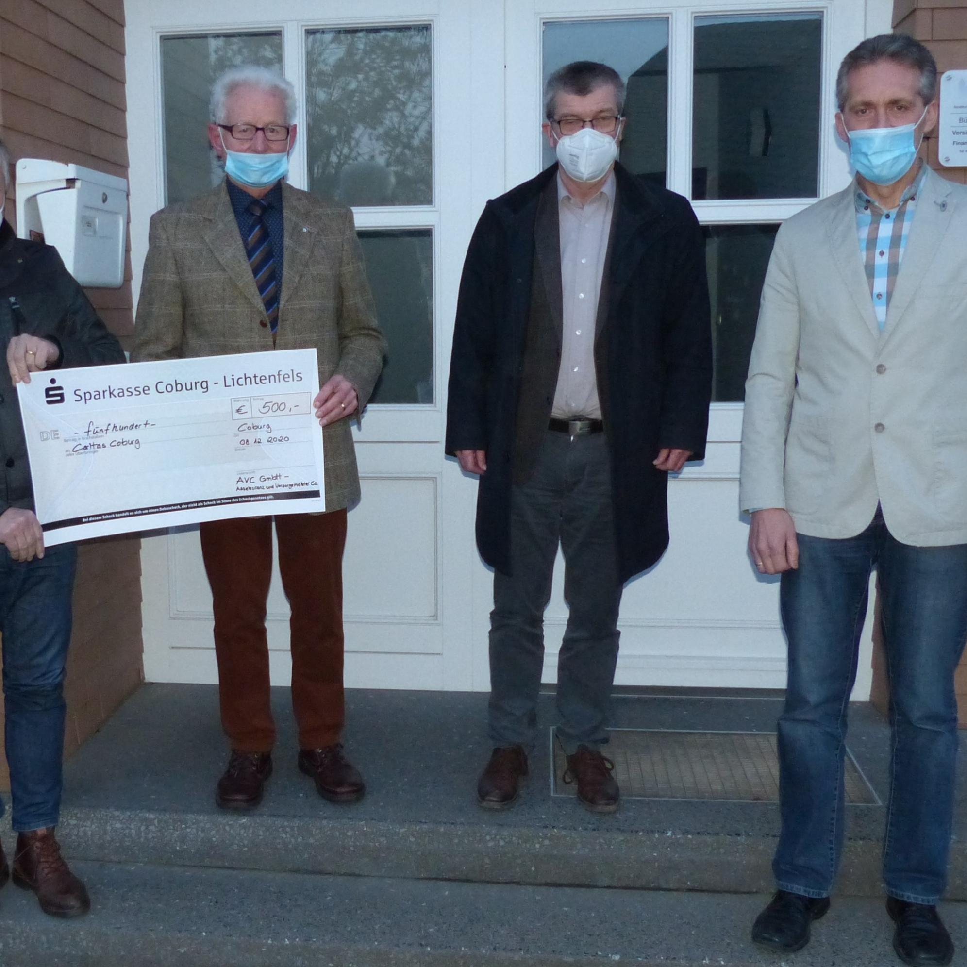 Spendenübergabe der Firma AVC- Assekuranz und Vorsorgemakler Coburg