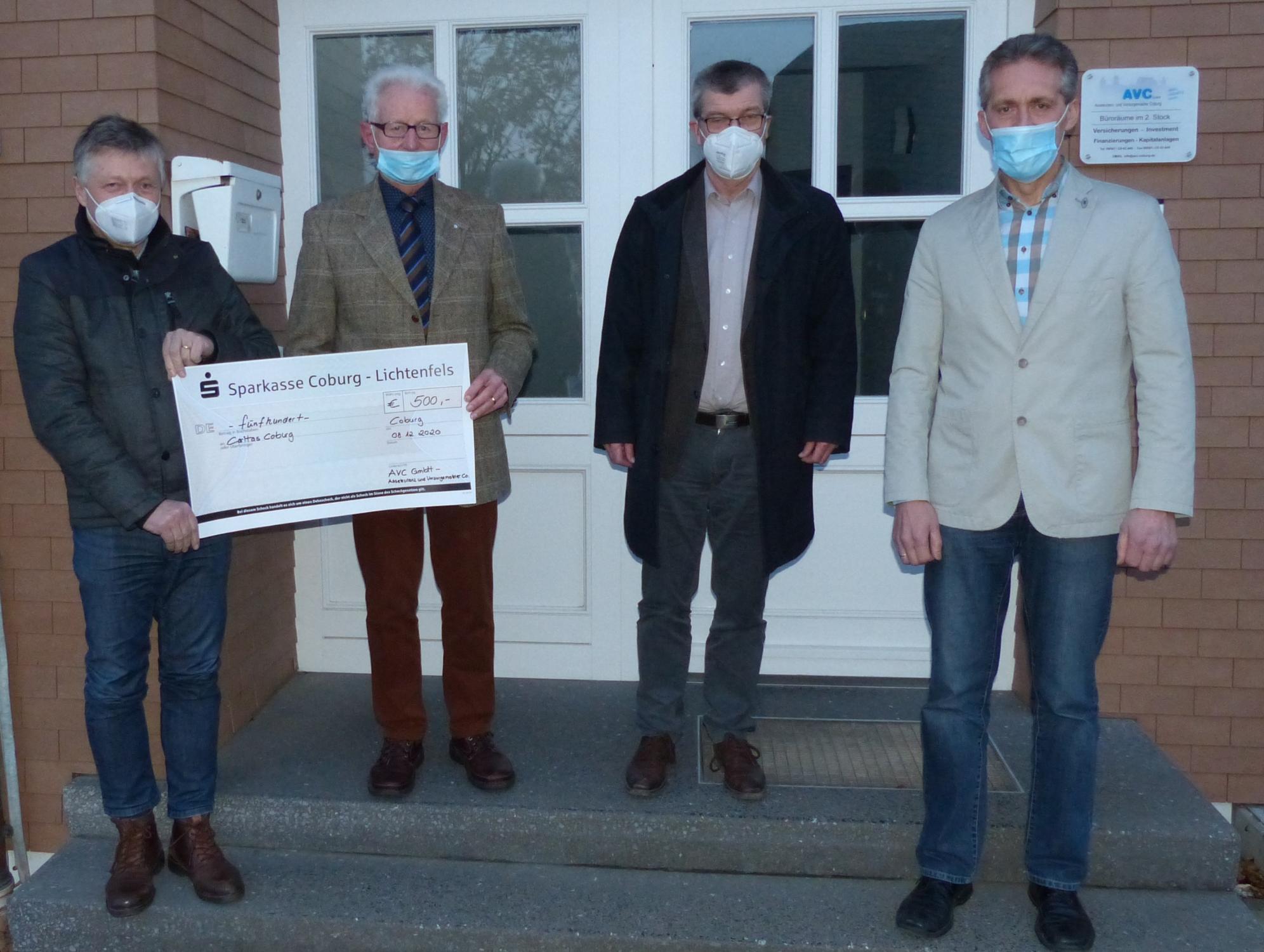 Spendenübergabe der Firma AVC- Assekuranz und Vorsorgemakler Coburg